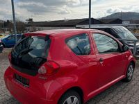 Gebraucht Toyota Aygo 68 PS (50 kW) 2007 Rot Kleinwagen