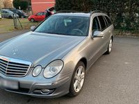 Usado Mercedes E220 170 CV (125 kW) 2007 Gris Familiar