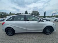Gebraucht Mercedes B180 122 PS (89 kW) 2013 Silber Van / Kleinbus