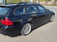 Gebraucht BMW 320 170 PS (125 kW) 2010 Schwarz Kombi