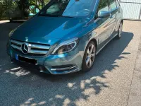 Gebraucht Mercedes B180 122 PS (89 kW) 2012 Blau Kleinwagen