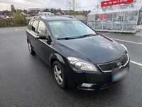 Gebraucht Kia Ceed 115 PS (84 kW) 2011 Schwarz Kleinwagen