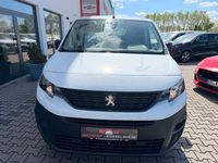 Gebraucht Peugeot Partner Premium 102 PS (75 kW) 2023 Weiß Van / Kleinbus