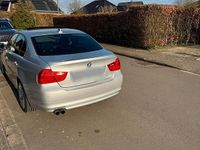 Gebraucht BMW 325 218 PS (160 kW) 2010 Silber Limousine