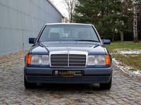 Gebraucht Mercedes E300 220 PS (161 kW) 1991 Blau Limousine