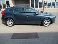 Gebraucht Volvo V40 Kinetic 122 PS (89 kW) 2017 Blau Limousine