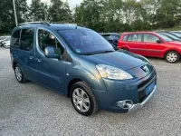 Gebraucht Peugeot Partner Tepee Tendance 120 PS (88 kW) 2011 Blau Van / Kleinbus