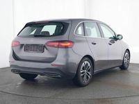 Gebraucht Mercedes 200 150 PS (110 kW) 2025 lack mountaingrau (metallic) Limousine