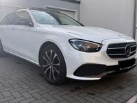 Gebraucht Mercedes E300 Night 320 PS (235 kW) 2022 Weiß Kombi