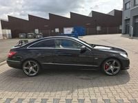 Gebraucht Mercedes E200 184 PS (135 kW) 2010 Schwarz Coupé