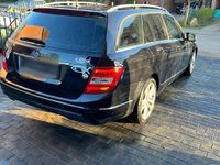 Gebraucht Mercedes C180 156 PS (114 kW) 2012 Schwarz Kombi