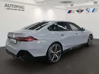 Gebraucht BMW 550e Performance 489 PS (359 kW) 2025 Brooklyn grau Limousine