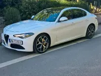 Second-hand Alfa Romeo Giulia 280 CP (205 kW) 2021 Alb Berlinǎ