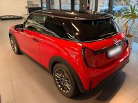 Gebraucht Mini Cooper Chili 114 kW (156 PS) 2025 Rot Kleinwagen