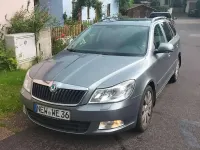 Gebraucht Skoda Octavia Elegance 140 PS (102 kW) 2012 Grau Kombi