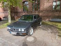 Second-hand BMW 528 Basis 197 CP (144 kW) 1982 Albastru Berlinǎ