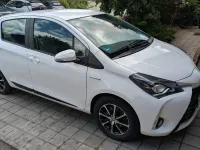 Gebraucht Toyota Yaris Hybrid Team 75 PS (55 kW) 2018 Weiß Limousine