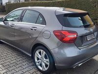 Gebraucht Mercedes A180 148 PS (108 kW) 2017 Grau Kleinwagen
