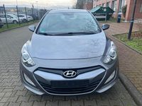 Gebraucht Hyundai i30 Edition 110 PS (80 kW) 2015 Grau Limousine