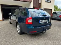 Gebraucht Skoda Octavia Family 105 PS (77 kW) 2011 Blau Kombi