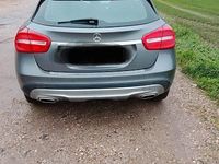 Gebraucht Mercedes GLA180 Urban 122 PS (89 kW) 2016 Grau SUV