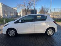 Gebraucht Toyota Yaris Comfort 99 PS (72 kW) 2016 Weiß Kleinwagen