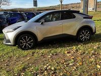 Neu Toyota C-HR 197 PS (144 kW) 2025 Shimmeringsilber SUV