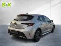 Gebraucht Toyota Corolla Basis 140 PS (102 kW) 2024 Shimmering silver Limousine