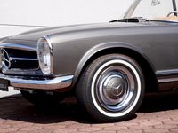 Gebraucht Mercedes 230 150 PS (110 kW) 1964 Grau Cabrio