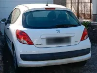 Gebraucht Peugeot 207 95 PS (69 kW) 2009 Weiß Kleinwagen