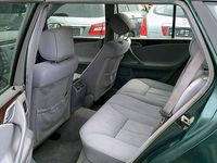 Usata Mercedes E220 Elegance 143 CV (105 kW) 2000 Verde Station wagon