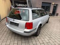 Gebraucht VW Passat 101 PS (74 kW) 1998 Silber Kombi