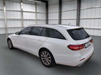 Gebraucht Mercedes E220 194 PS (142 kW) 2018 Polarweiss Kombi
