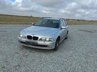 Gebraucht BMW 525 163 PS (119 kW) 2001 Grau Kombi