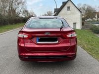 Gebraucht Ford Mondeo Titanium 150 PS (110 kW) 2015 Rot Limousine