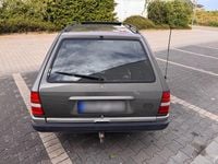 Gebraucht Mercedes E230 132 PS (97 kW) 1991 Braun Kombi