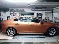 Gebraucht Volvo S60 Kinetic 305 PS (224 kW) 2011 Orange Limousine