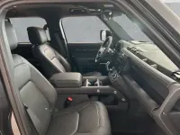 Neu Land Rover Defender HSE Dynamic 249 PS (183 kW) 2026 Grau SUV