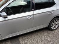Gebraucht Skoda Fabia Joy 60 PS (44 kW) 2016 Silber Kleinwagen