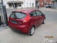 Gebraucht Ford Fiesta Trend 60 PS (44 kW) 2010 Rot Kleinwagen