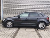 Gebraucht Audi A3 Attraction 122 PS (89 kW) 2013 Blau Limousine