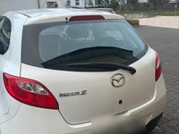 Gebraucht Mazda 2 85 PS (62 kW) 2009 Weiß Kleinwagen