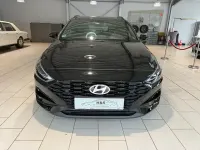 Gebraucht Hyundai i30 Advantage 101 PS (74 kW) 2024 Abyss black / mic Kombi