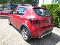 Gebraucht Dacia Sandero Prestige 90 PS (66 kW) 2017 Rot SUV