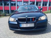 Gebraucht BMW 320 150 PS (110 kW) 2005 Blau Limousine