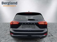 Gebraucht Ford Focus Titanium 125 PS (91 kW) 2024 Lackierung agate black metallic schwarz Kombi