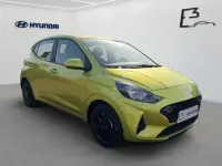 Gebraucht Hyundai i10 Comfort 63 PS (46 kW) 2024 Gelb Kleinwagen