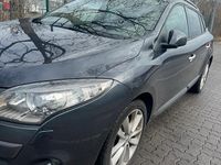 Gebraucht Renault Mégane GrandTour 150 PS (110 kW) 2011 Silber Kombi