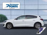 Gebraucht Ford Focus Titanium 125 PS (91 kW) 2023 Weiß Limousine