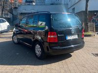 Gebraucht VW Touran 85 PS (62 kW) 2004 Schwarz Van / Kleinbus